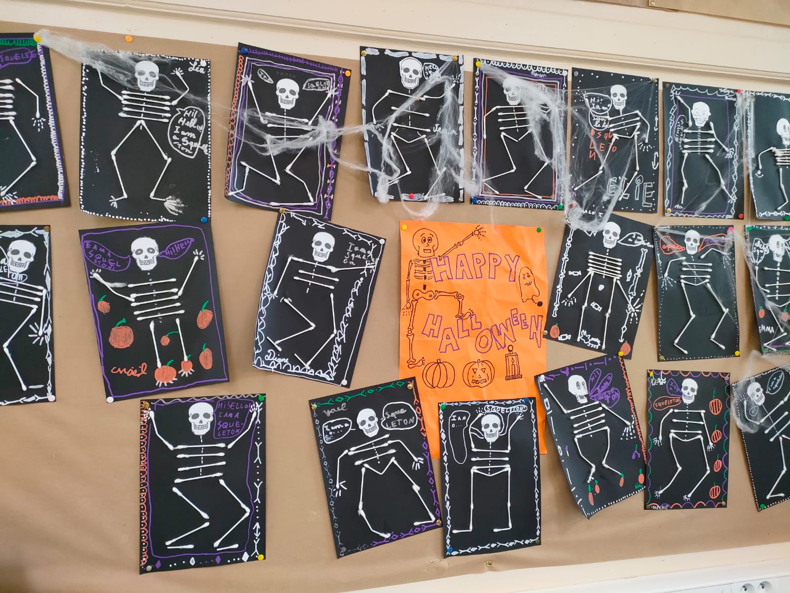 HALLOWEEN CHEZ LES CE