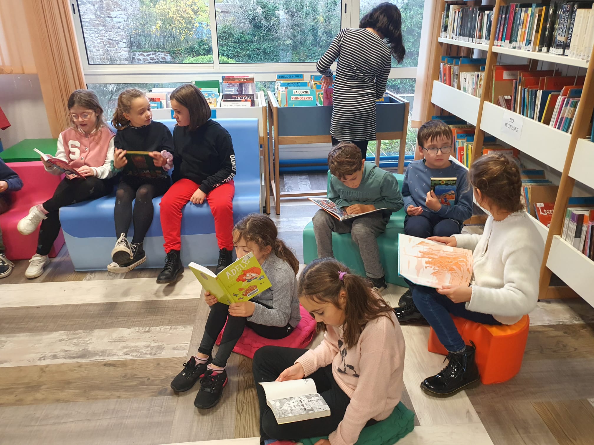 LES CM A LA BIBLIOTHEQUE