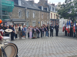 8 MAI 002